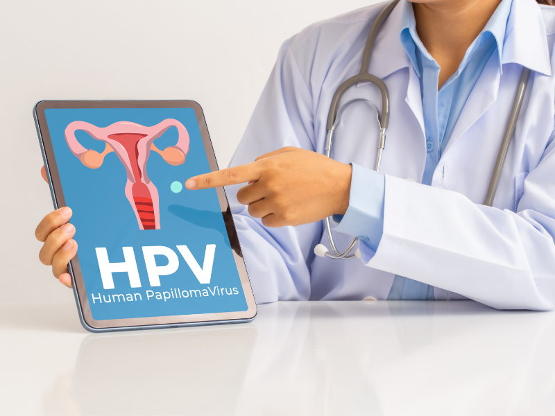 HPV (wirus brodawczaka ludzkiego) jest częstą infekcją wirusową atakującą skórę i błony śluzowe. Istnieje ponad 200 typów wirusa HPV. Typy wysokiego ryzyka: HPV16 i HPV18. HPV przenoszony jest głównie poprzez kontakt „skóra do skóry”, w tym podczas stosunku płciowego oraz praktyk seksu analnego i oralnego. Większość infekcji HPV przebiega bezobjawowo. Badania pokazują, że I3C ma potencjalnie korzystny wpływ na infekcje wirusem brodawczaka ludzkiego (HPV) i choroby pokrewne. I3C przekształca się w organizmie do diindolilometanu (DIM), aktywnej formy, która ma właściwości przeciwnowotworowe i immunomodulujące.